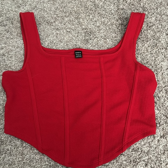 NWOT Bundle of three crop tops - Picture 5 of 16